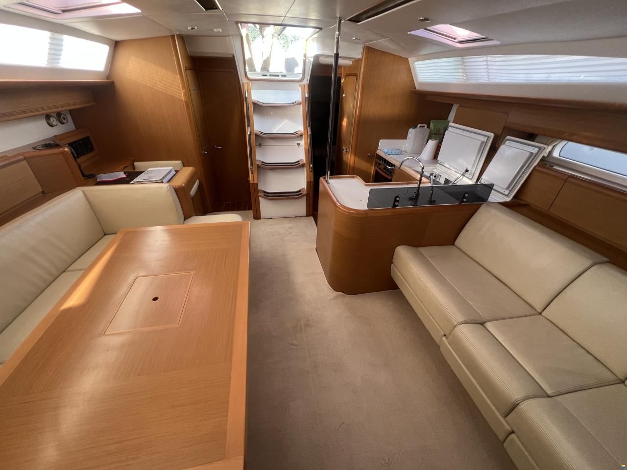 Jeanneau Yacht 53