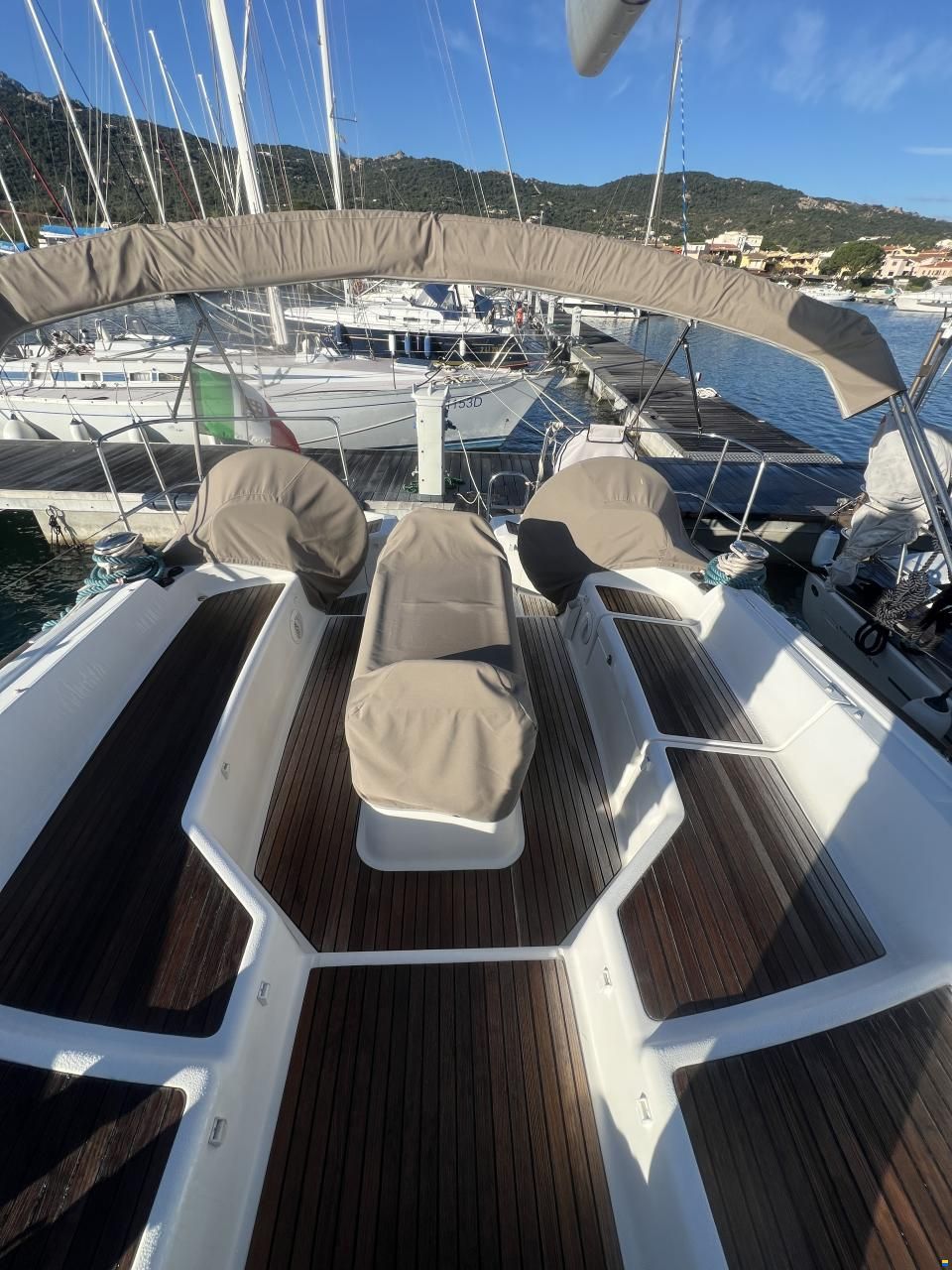 Jeanneau Yacht 53