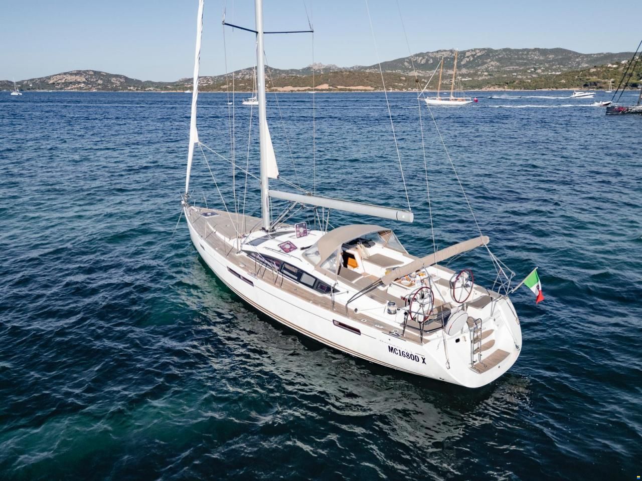 Jeanneau Yacht 53