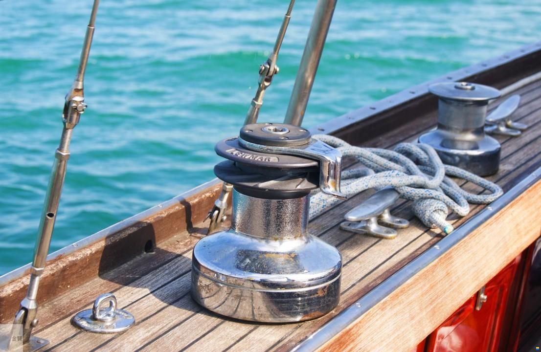 Center-Cockpit Regent