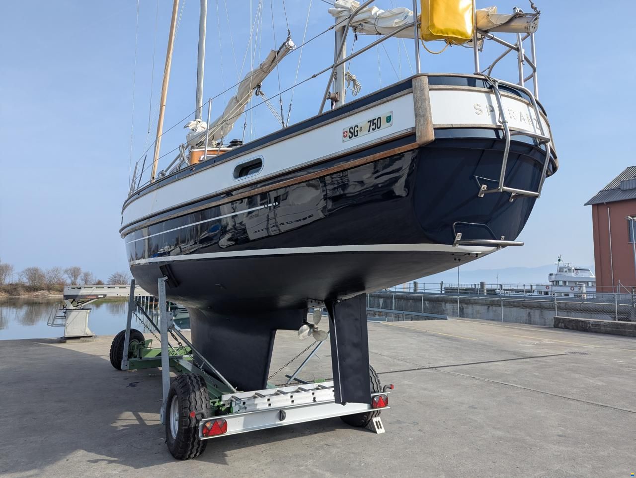 Center-Cockpit Regent