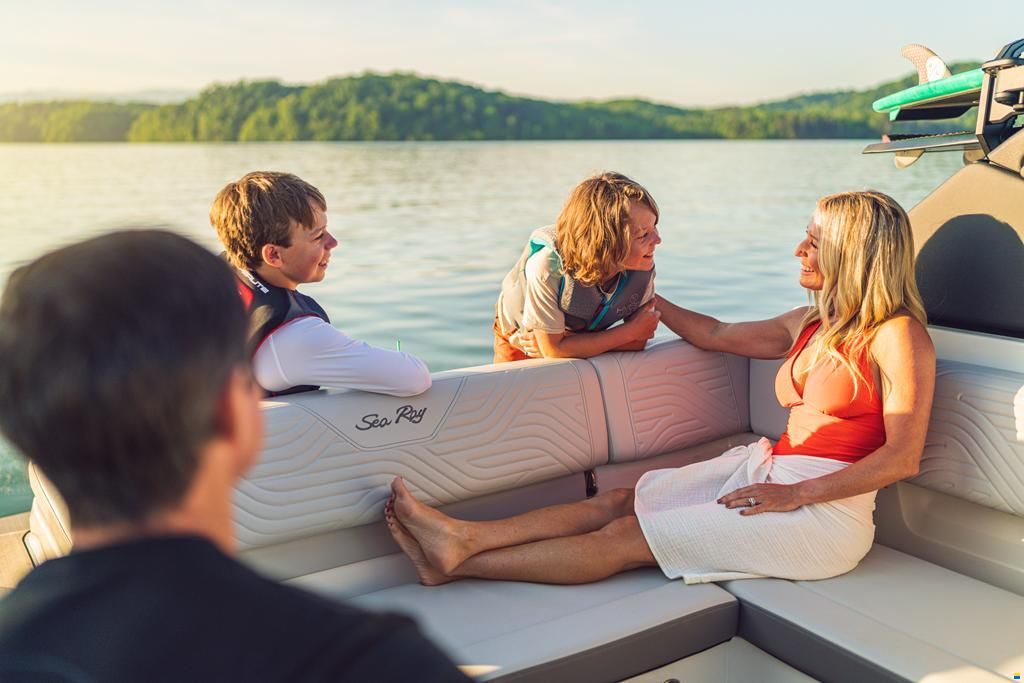 Sea Ray SDX 230 Surf