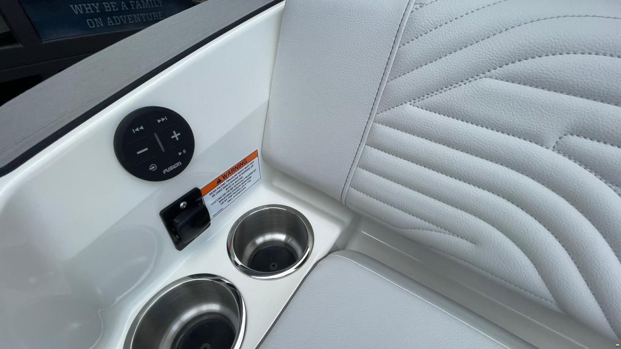 Sea Ray SDX 230 Surf