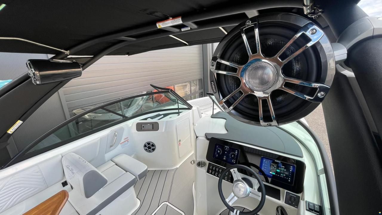 Sea Ray SDX 230 Surf
