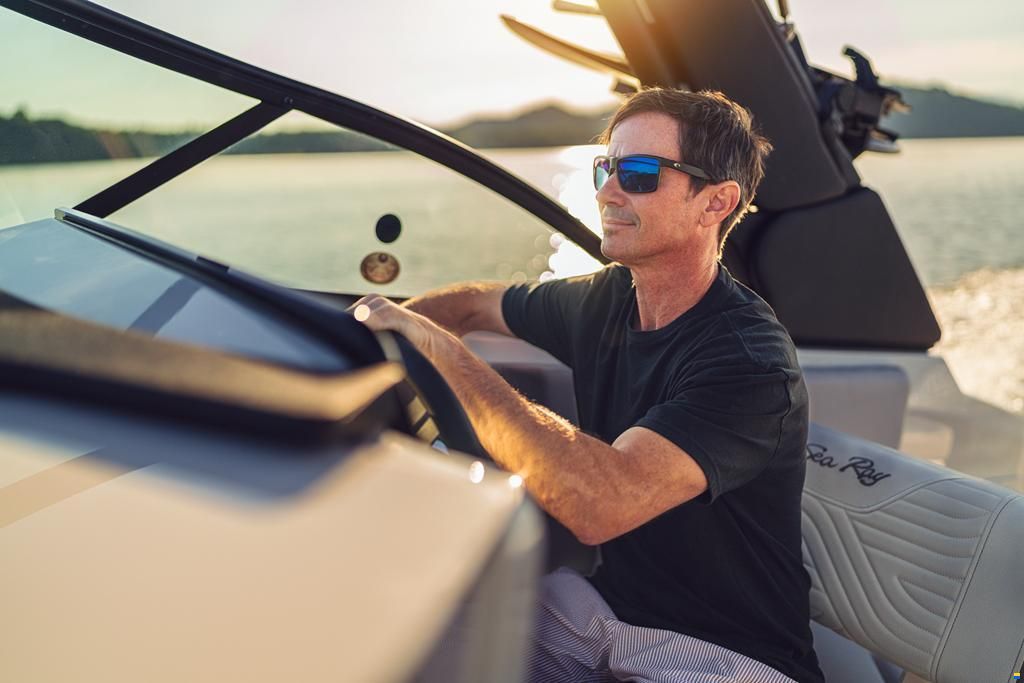 Sea Ray SDX 230 Surf