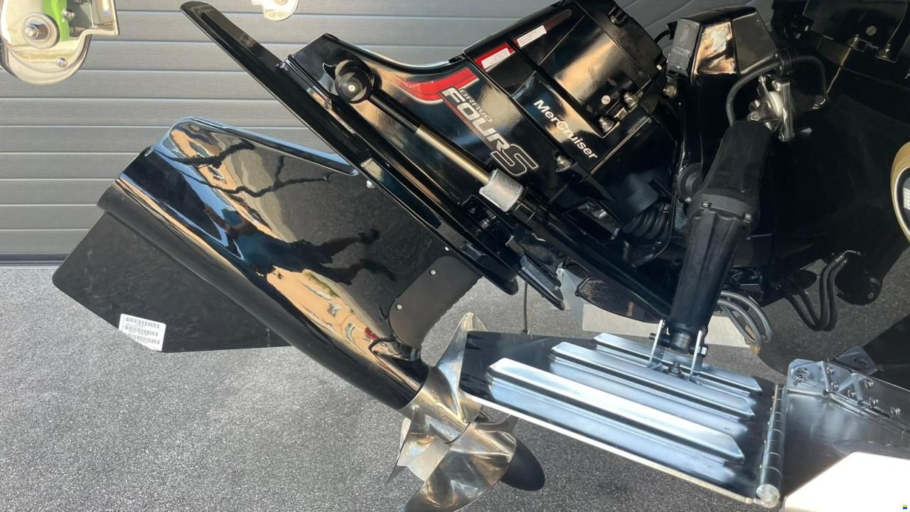 Sea Ray SDX 230 Surf