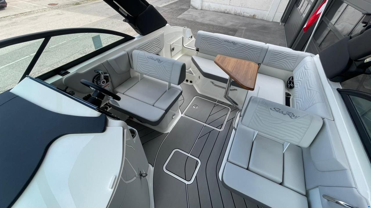 Sea Ray SDX 230 Surf