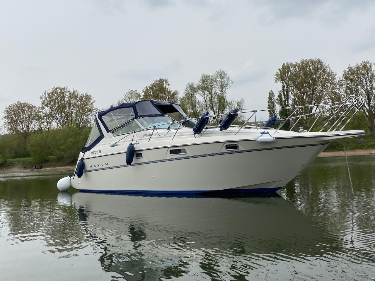Maxum 3200 SCR