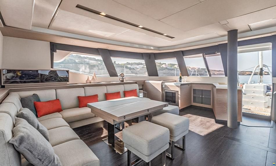 Fountaine Pajot SAMANA 59 Yacht Management