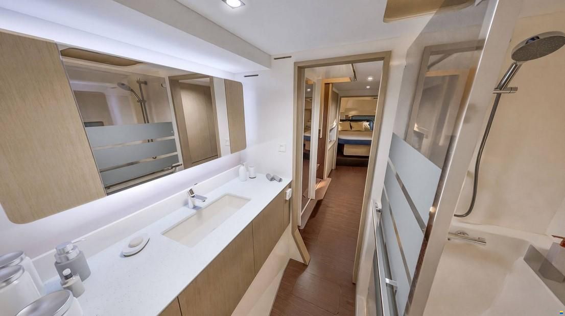Fountaine Pajot New 41 Yacht Management