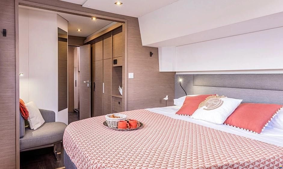 Fountaine Pajot Aura 51 Yacht Management