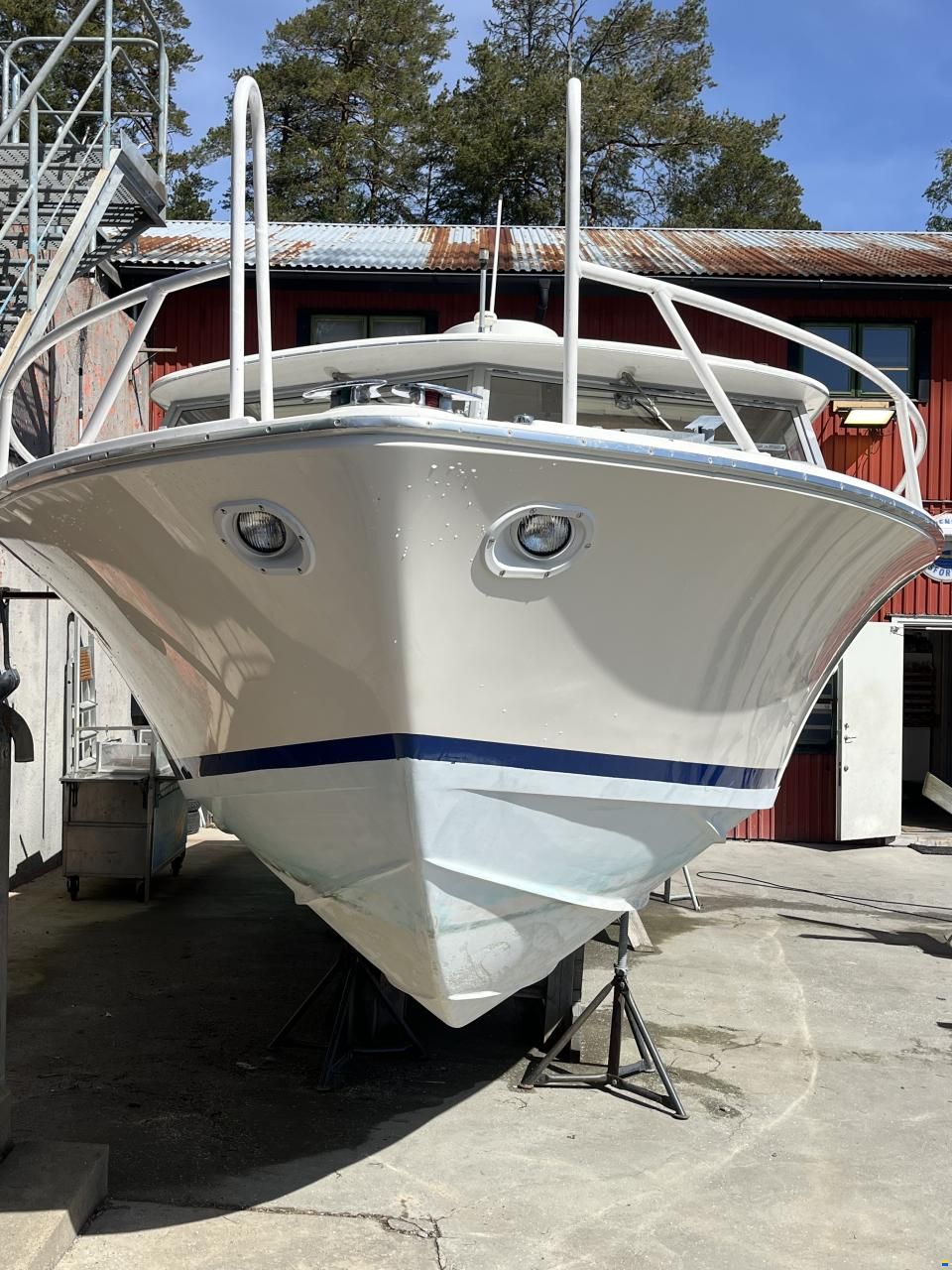 Bertram 28 HT
