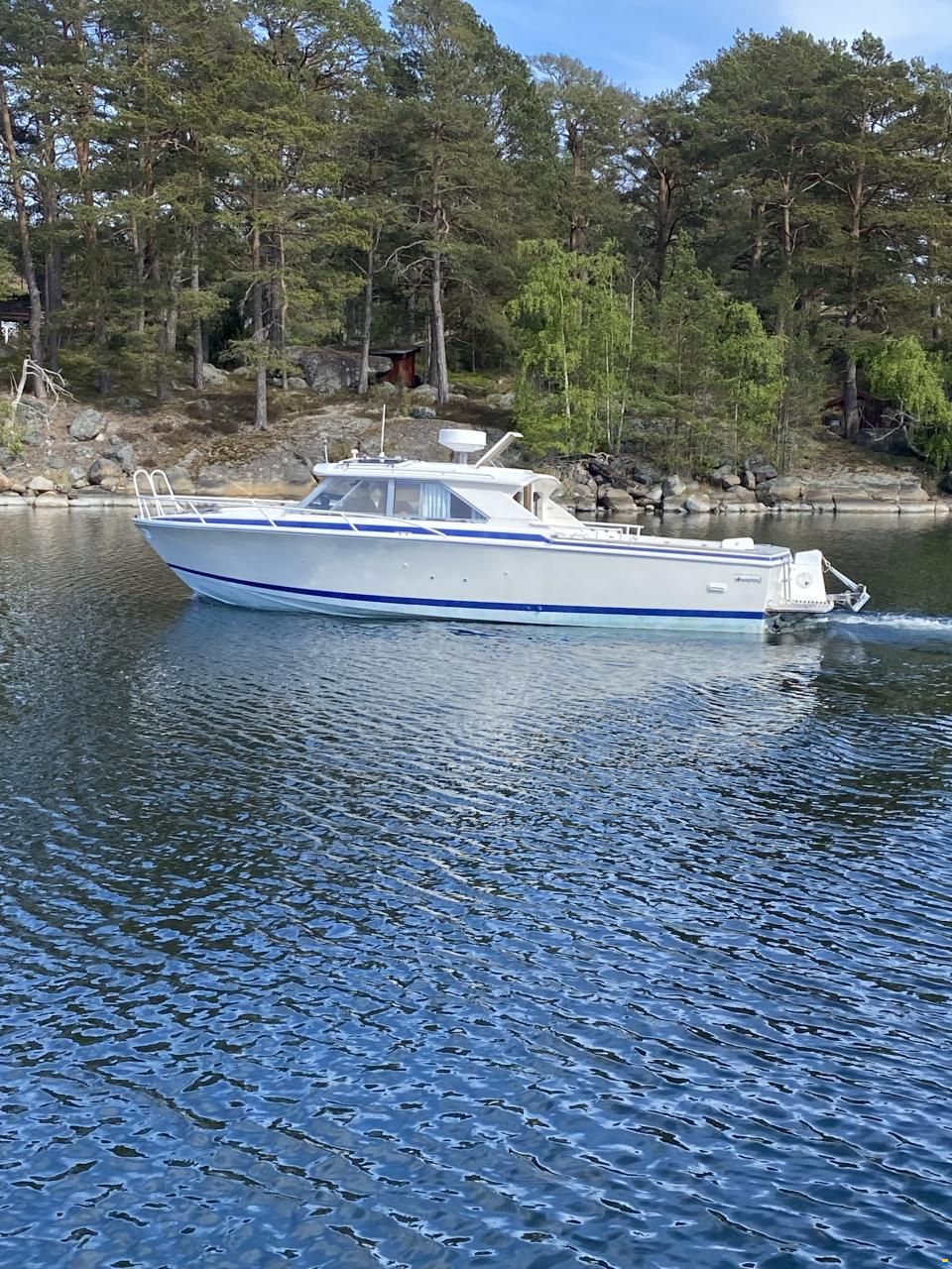 Bertram 28 HT