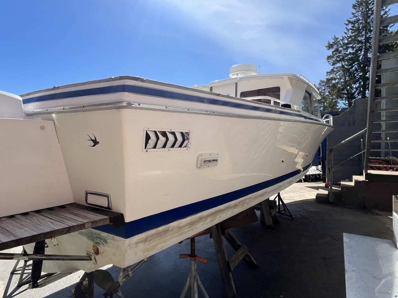 Bertram 28 HT