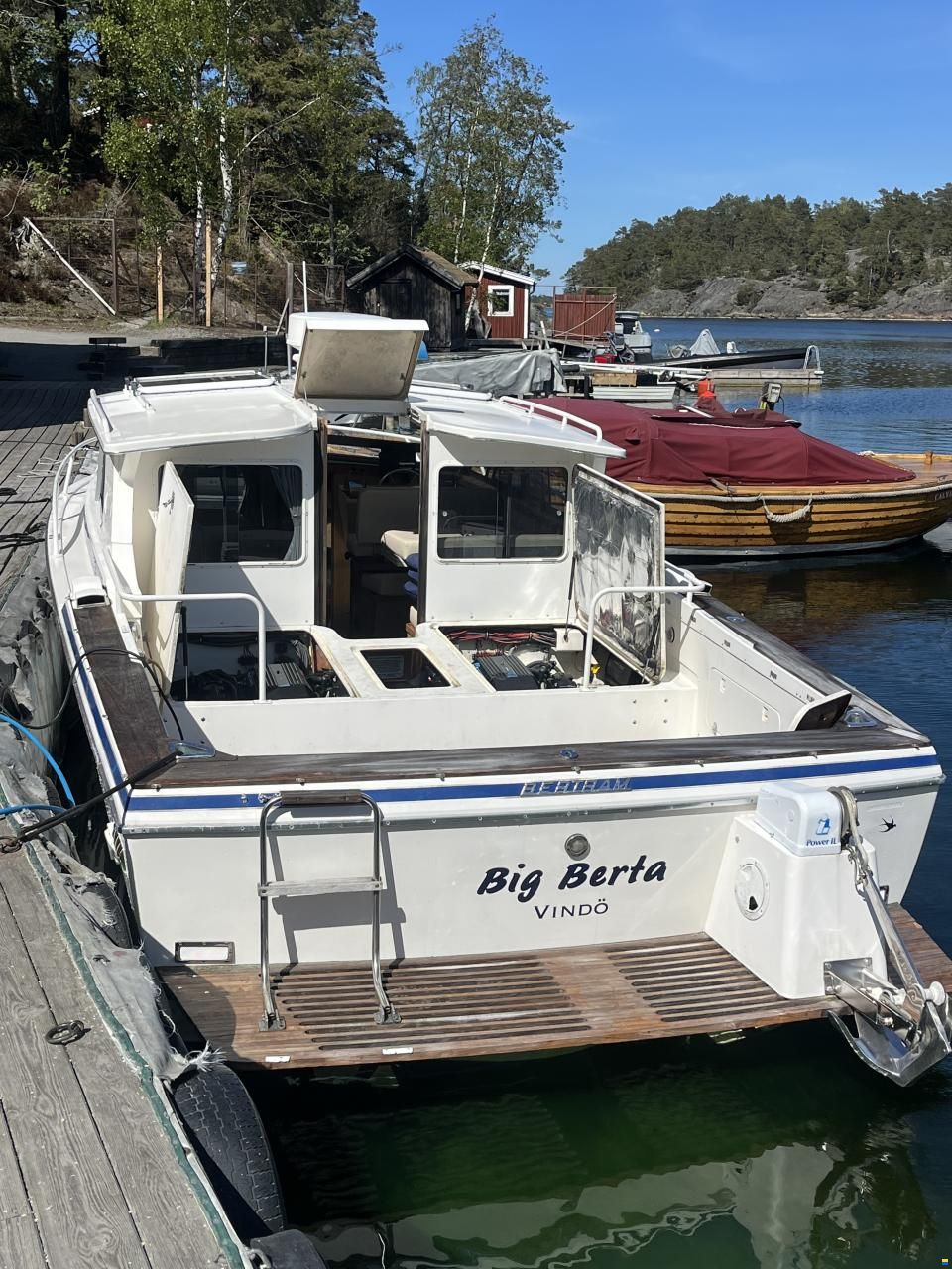 Bertram 28 HT