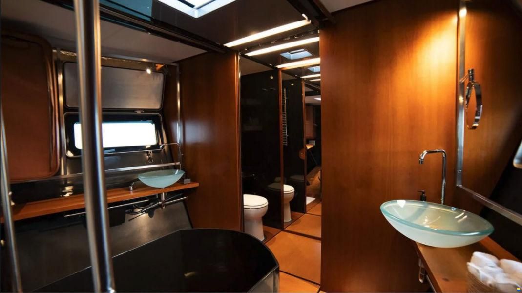 Pendennis Wally 33m