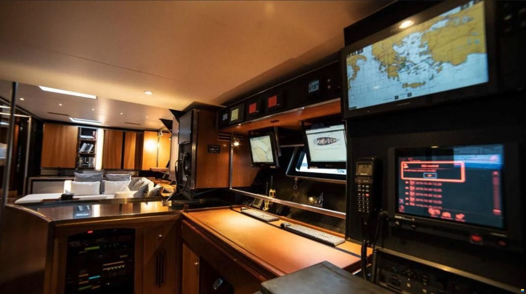 Pendennis Wally 33m