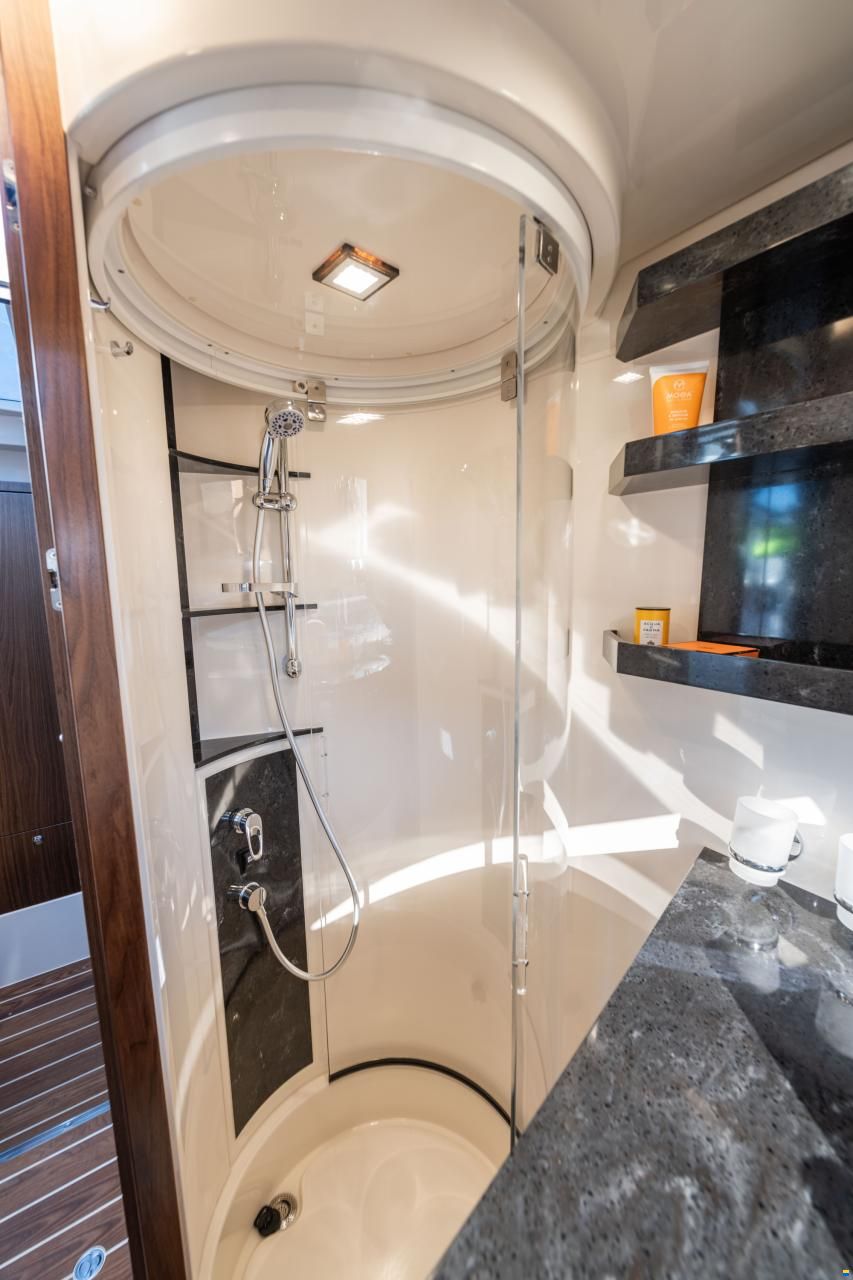 Marex 330 SCA