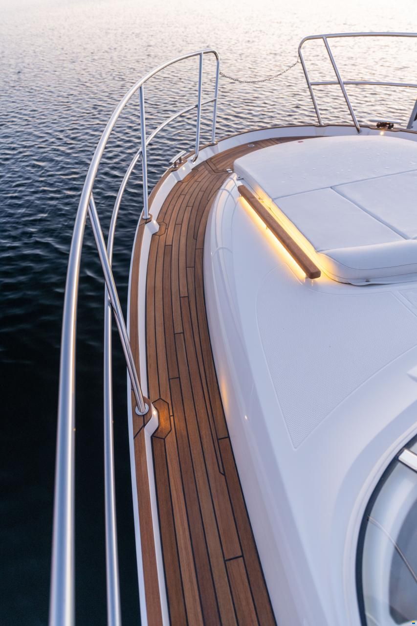 Marex 330 SCA