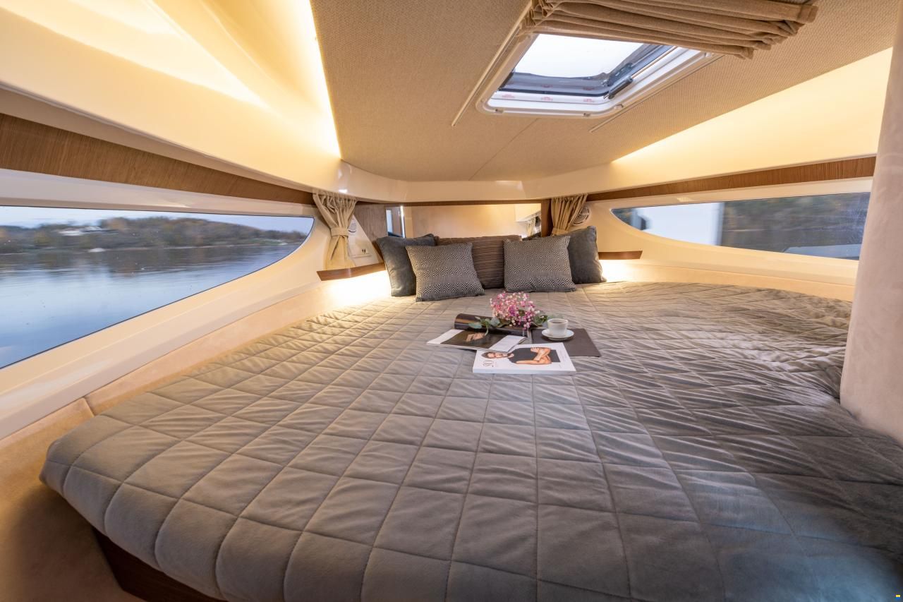Marex 330 SCA