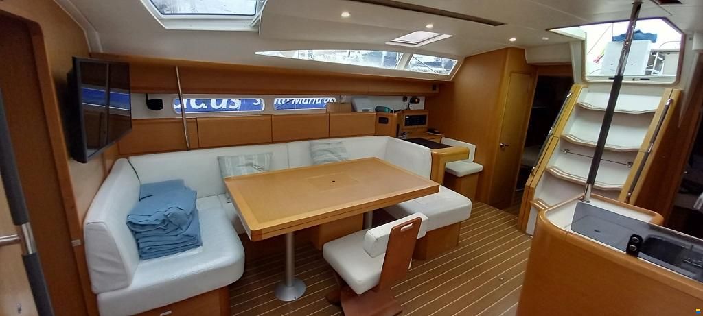 Jeanneau 53