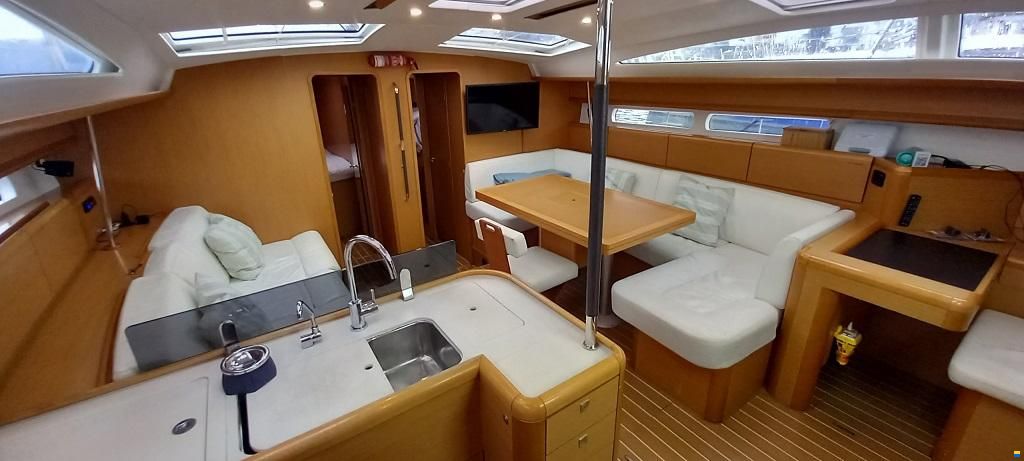 Jeanneau 53