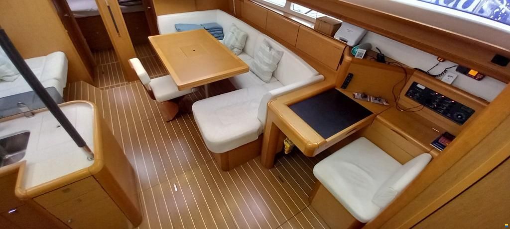 Jeanneau 53
