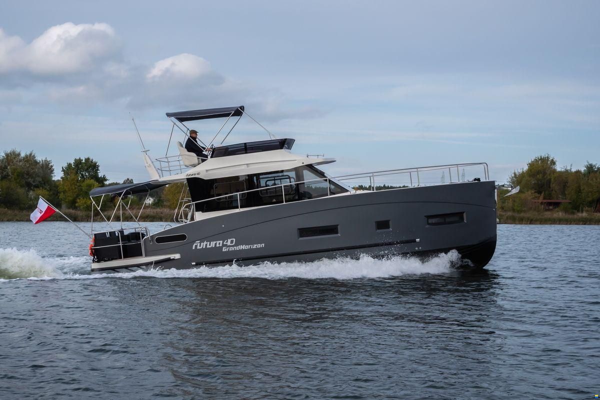 Cobra Futura 40 Grand Horizon