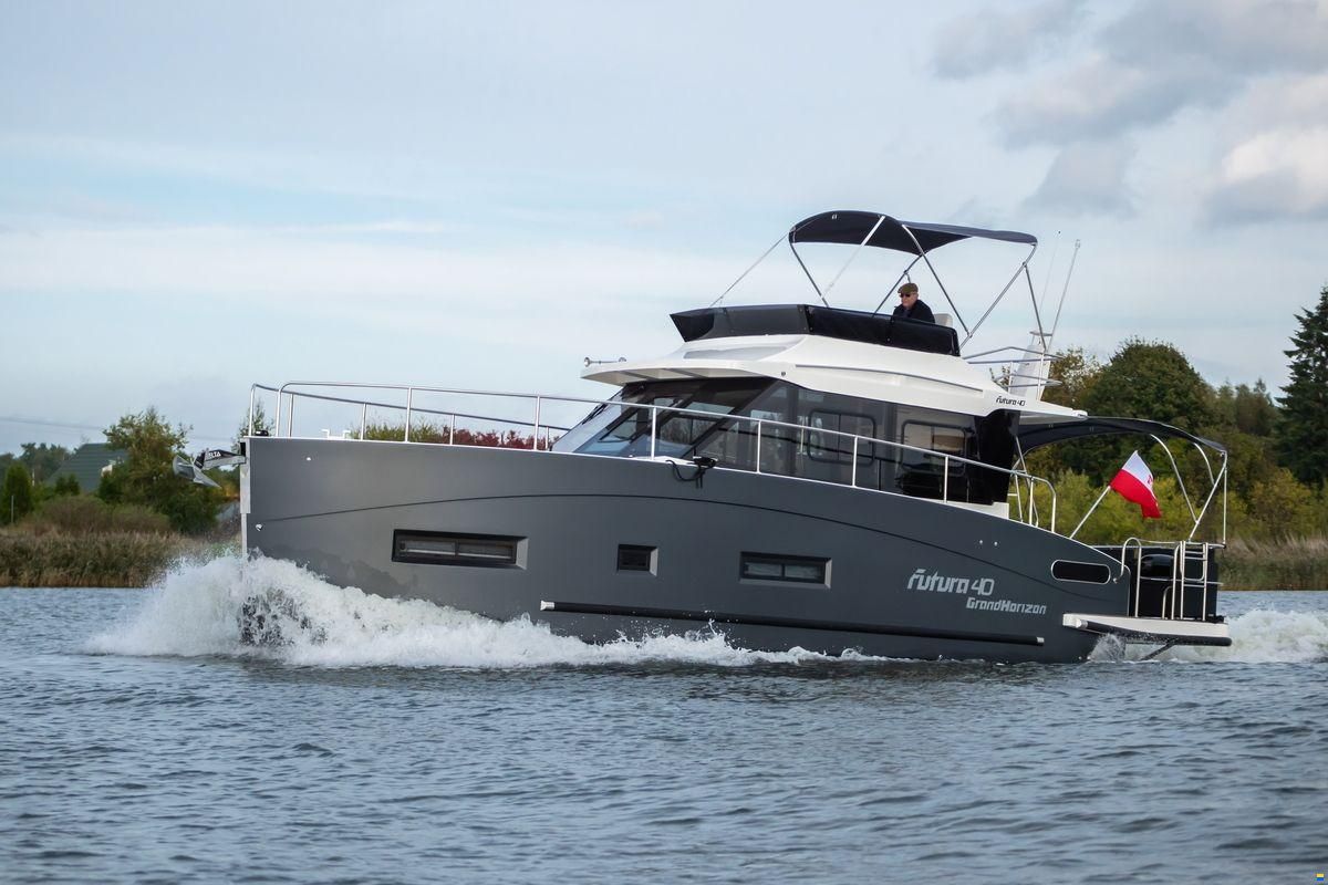 Cobra Futura 40 Grand Horizon