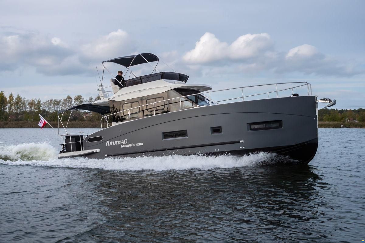 Cobra Futura 40 Grand Horizon