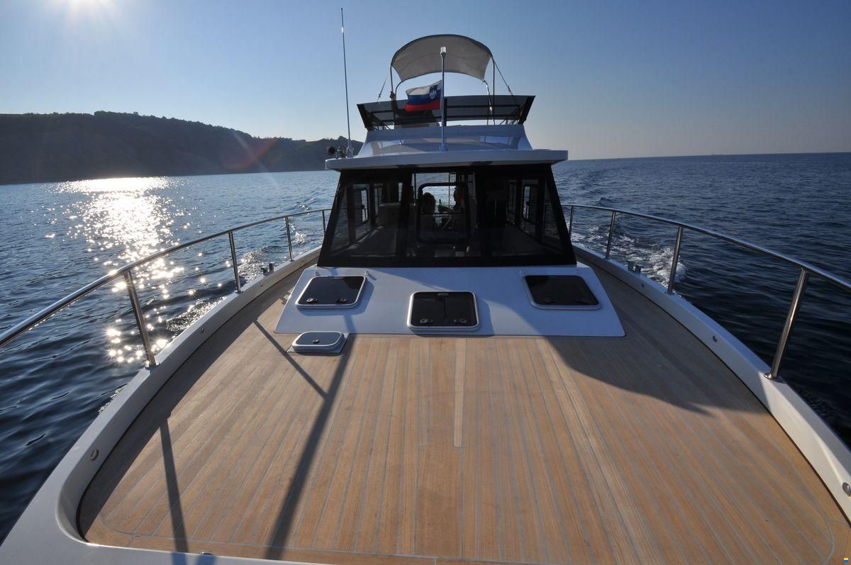 Cobra Futura 40 Grand Horizon