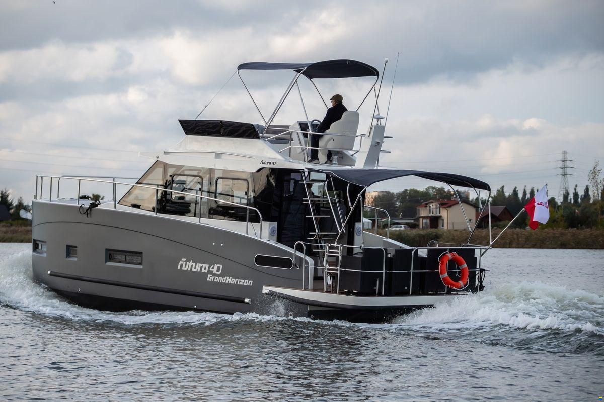 Cobra Futura 40 Grand Horizon