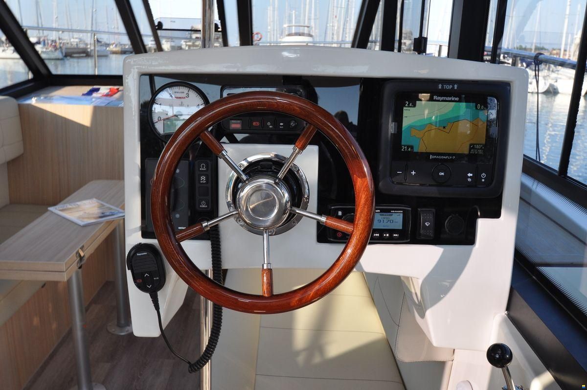 Cobra Futura 40 Grand Horizon