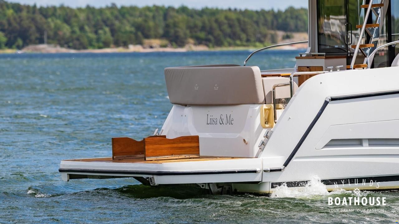 Sealine F430