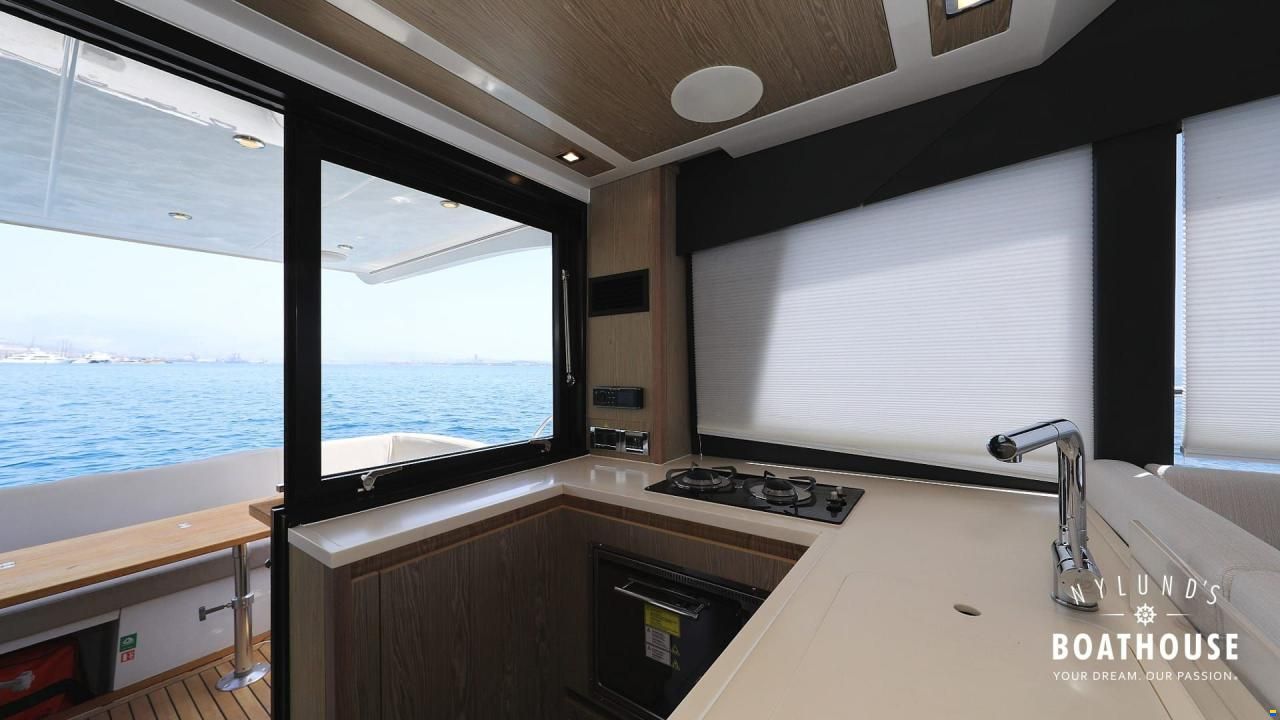 Sealine F430