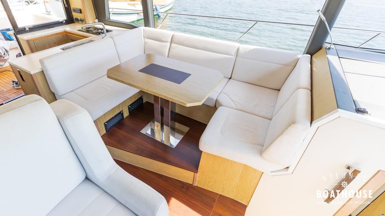 Sealine F430