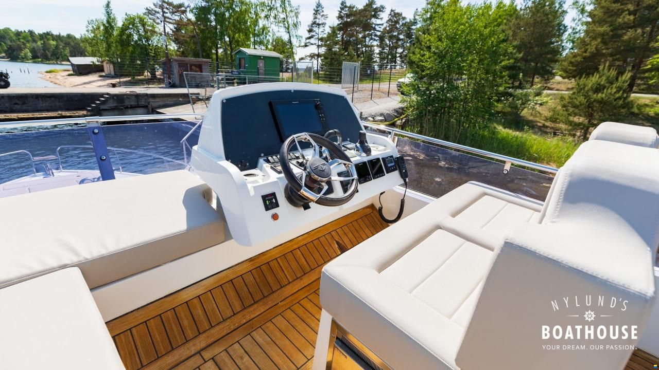 Sealine F430