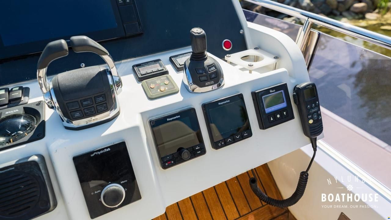 Sealine F430