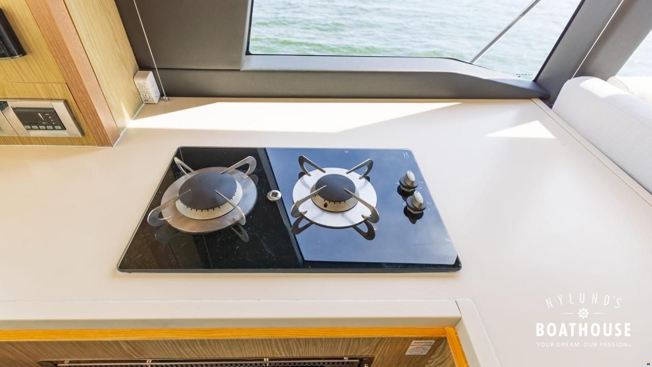 Sealine F430