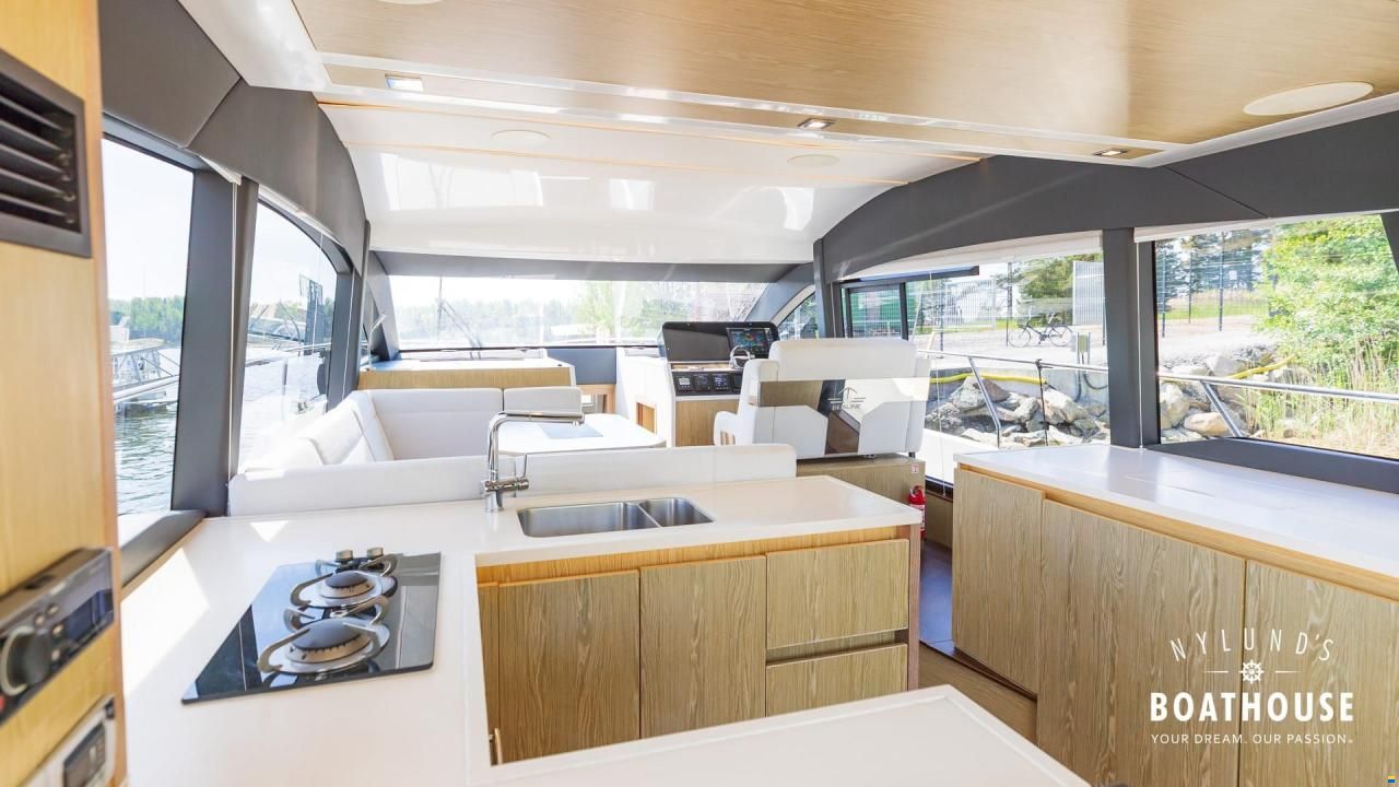 Sealine F430