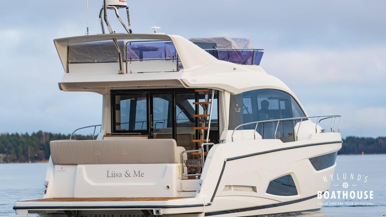 Sealine F430