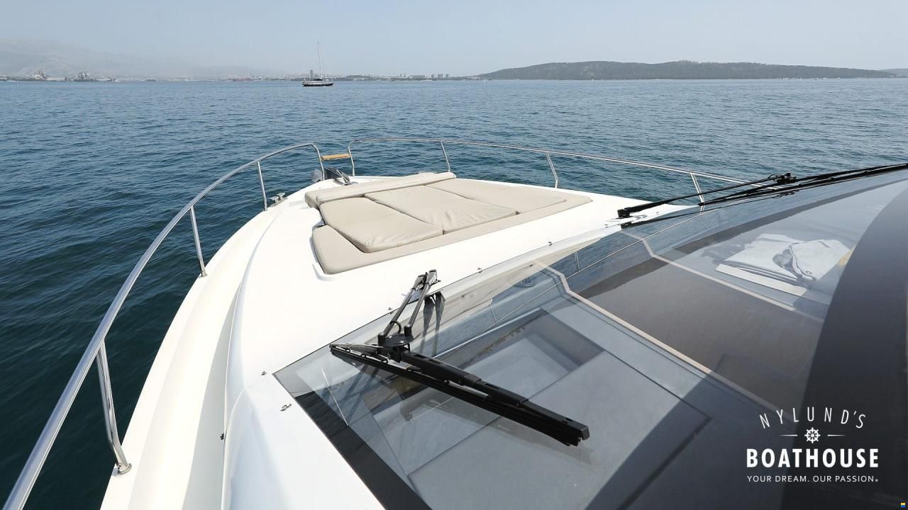 Sealine F430