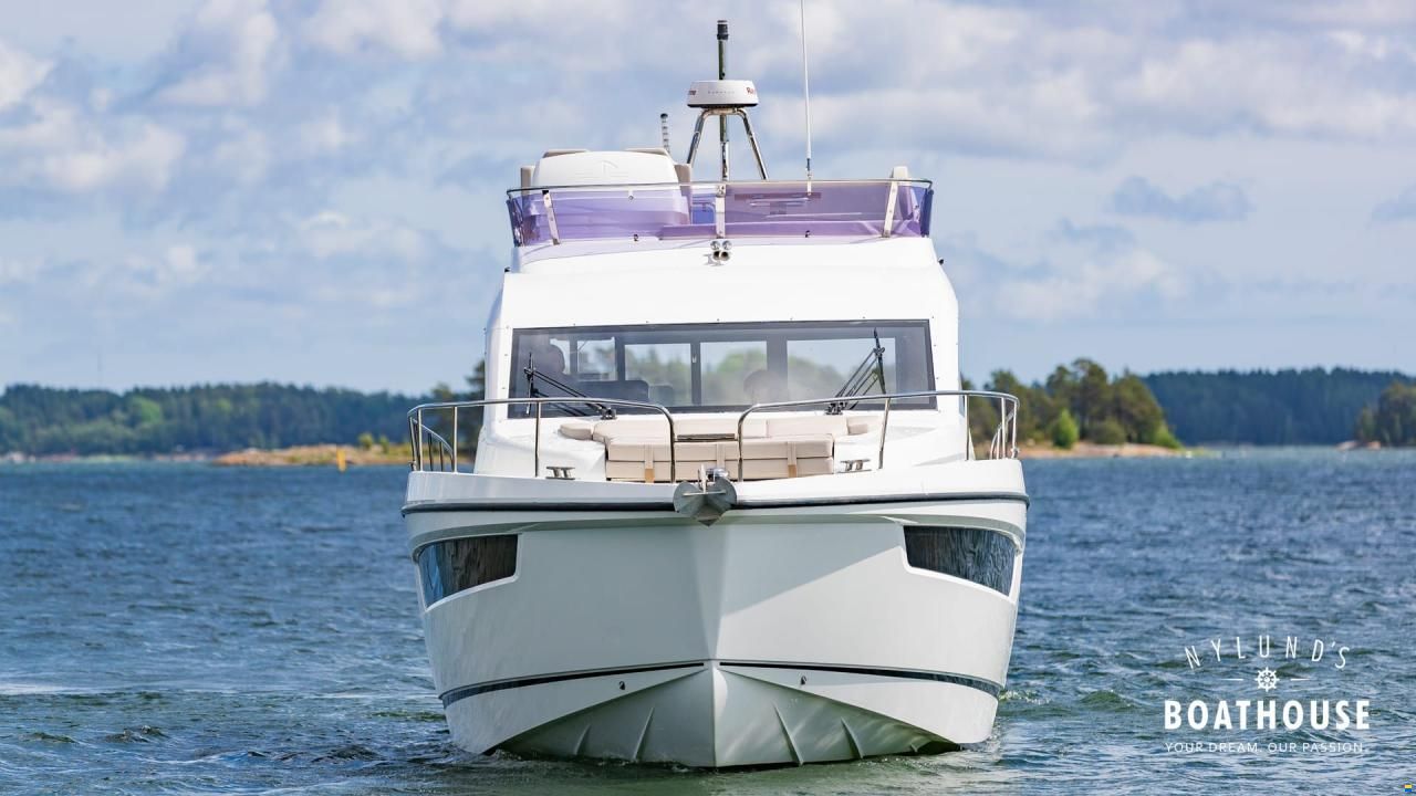 Sealine F430