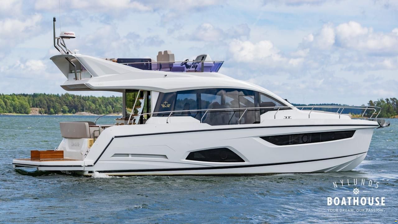 Sealine F430