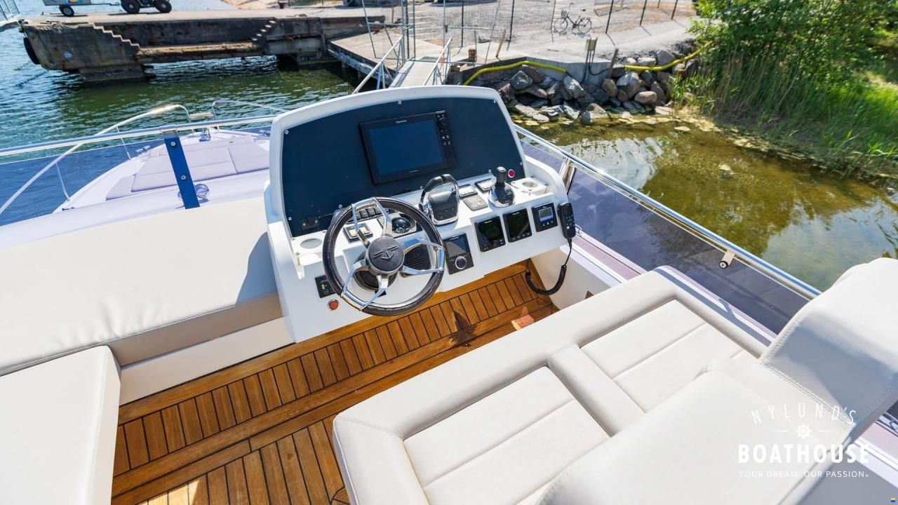 Sealine F430