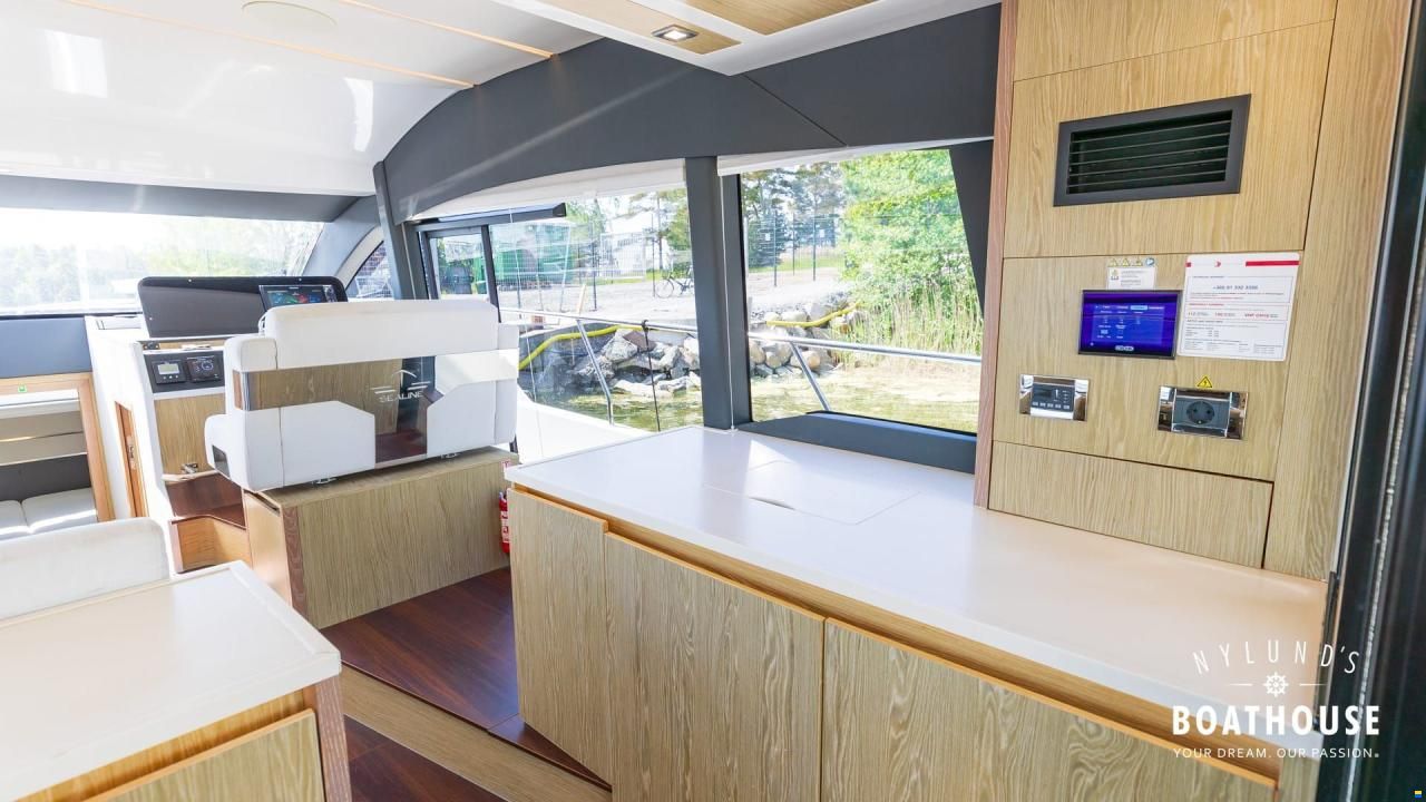 Sealine F430