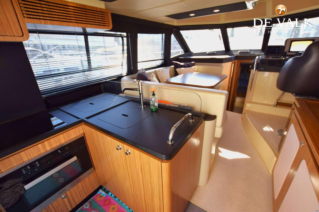 Azimut 43