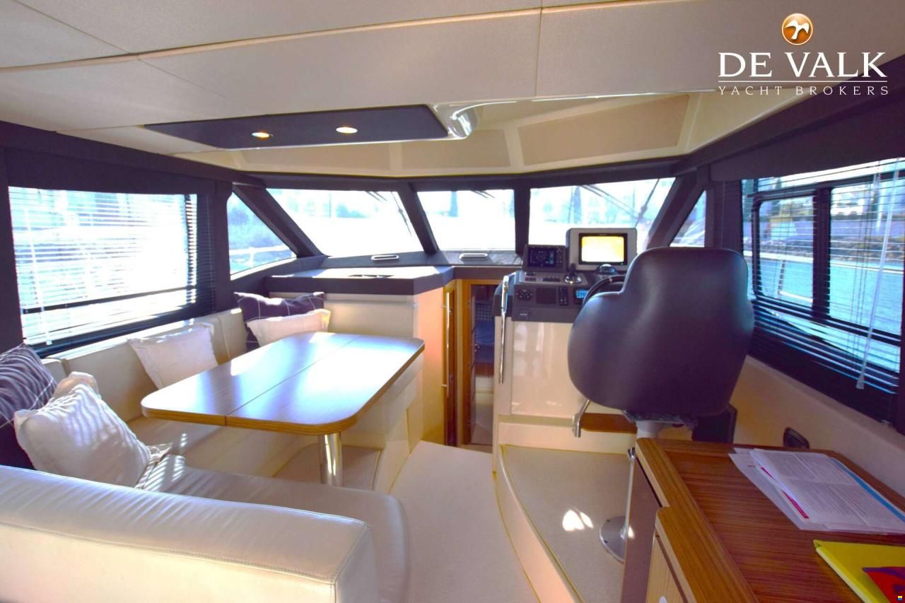 Azimut 43