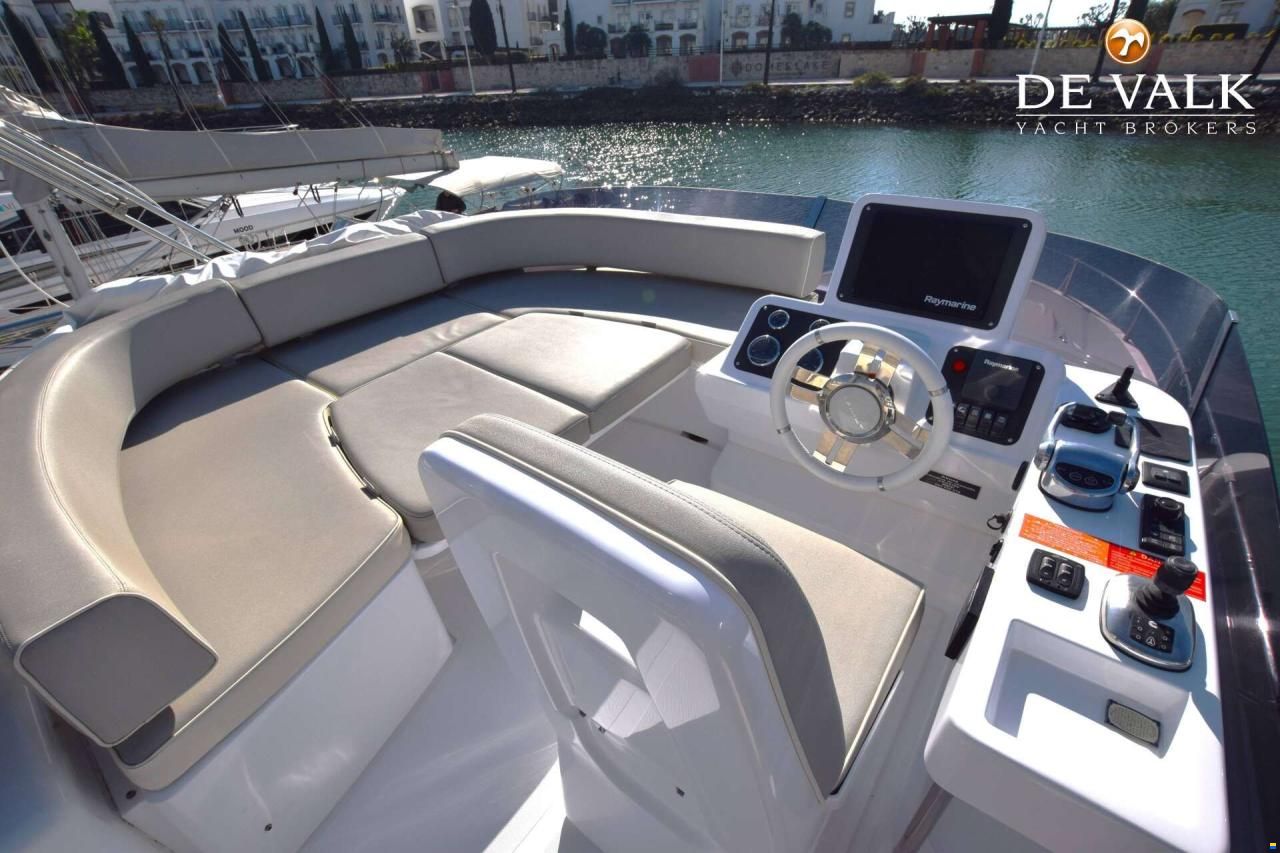 Azimut 43