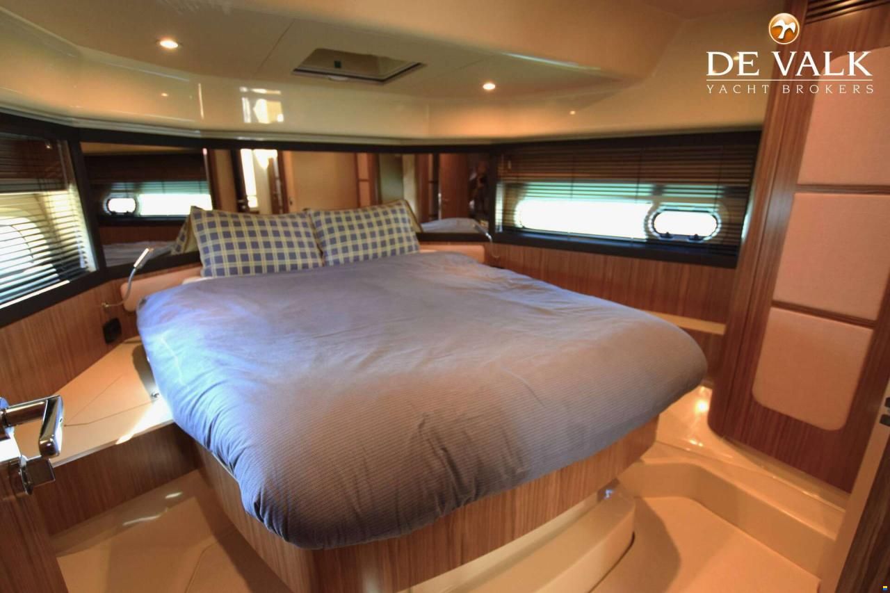 Azimut 43